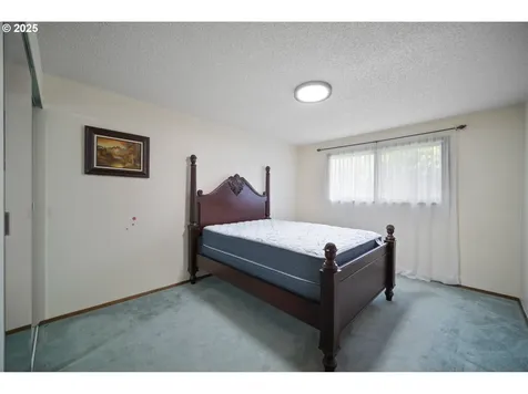 15651 SE Clinton Court Portland OR 97236