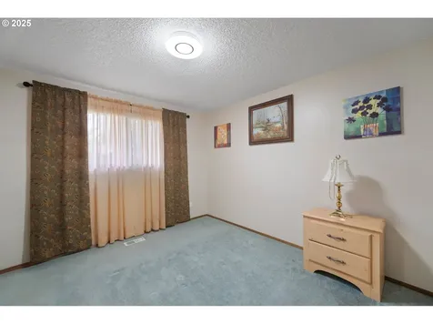 15651 SE Clinton Court Portland OR 97236
