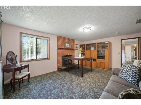 15651 SE Clinton Court Portland OR 97236