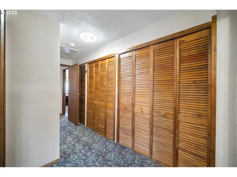 15651 SE Clinton Court Portland OR 97236