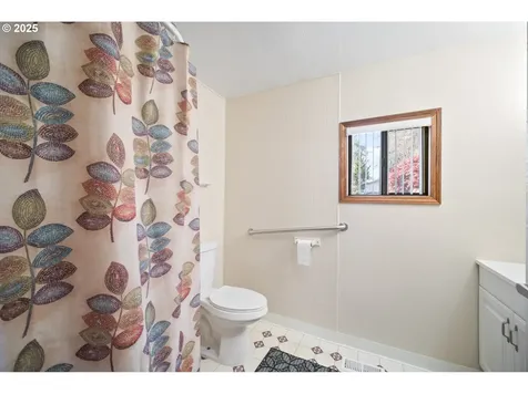 15651 SE Clinton Court Portland OR 97236