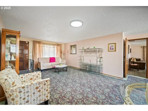 15651 SE Clinton Court Portland OR 97236