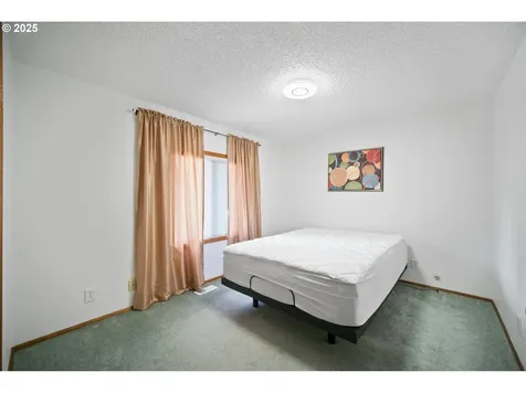 15651 SE Clinton Court Portland OR 97236