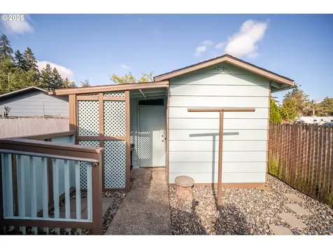 15651 SE Clinton Court Portland OR 97236