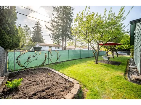 15651 SE Clinton Court Portland OR 97236
