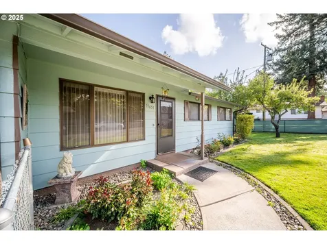 15651 SE Clinton Court Portland OR 97236
