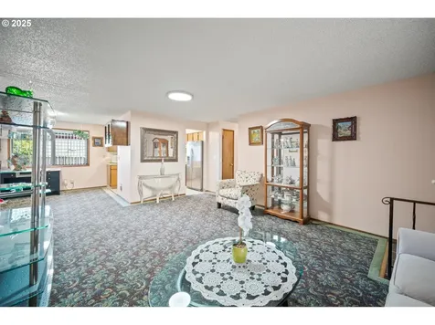 15651 SE Clinton Court Portland OR 97236