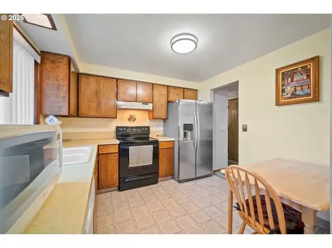15651 SE Clinton Court Portland OR 97236