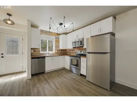 7831 SW 34th Avenue Portland OR 97219