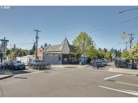 7831 SW 34th Avenue Portland OR 97219