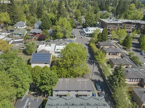 7831 SW 34th Avenue Portland OR 97219