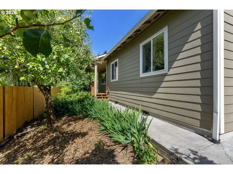 242 NW Willard Street Stevenson WA 98648
