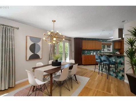 4215 SW Chesapeak Avenue Portland OR 97239
