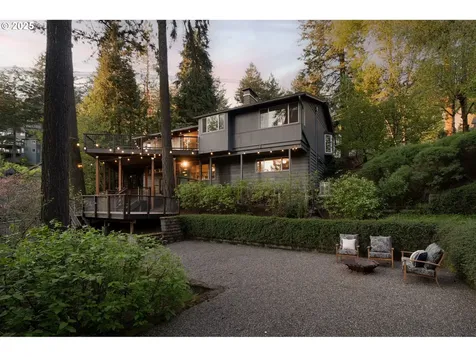 4215 SW Chesapeak Avenue Portland OR 97239