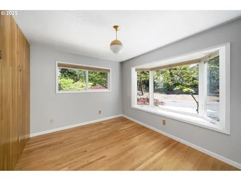 4215 SW Chesapeak Avenue Portland OR 97239