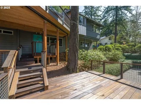 4215 SW Chesapeak Avenue Portland OR 97239