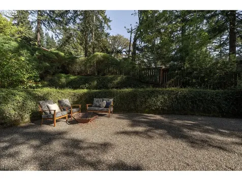 4215 SW Chesapeak Avenue Portland OR 97239