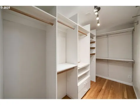 4215 SW Chesapeak Avenue Portland OR 97239