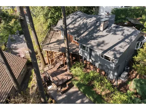 4215 SW Chesapeak Avenue Portland OR 97239