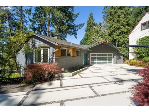 4215 SW Chesapeak Avenue Portland OR 97239