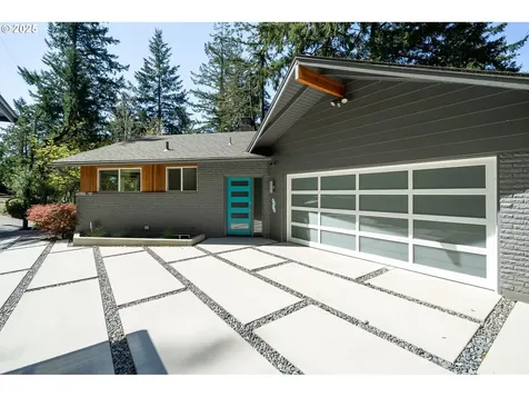 4215 SW Chesapeak Avenue Portland OR 97239