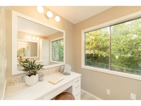 2133 SW Taylors Ferry Road Portland OR 97219