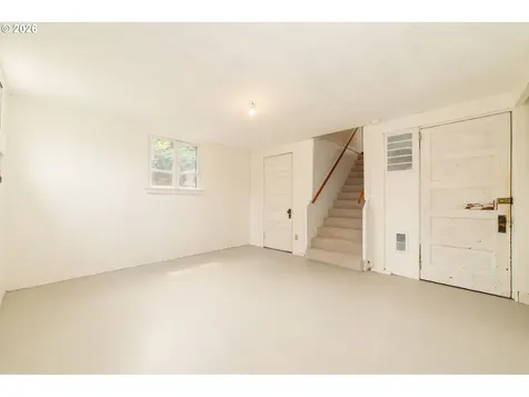 2133 SW Taylors Ferry Road Portland OR 97219