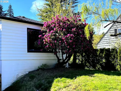 2133 SW Taylors Ferry Road Portland OR 97219