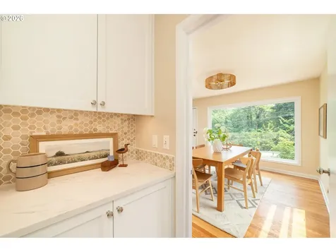 2133 SW Taylors Ferry Road Portland OR 97219
