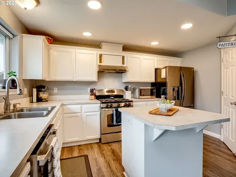 810 Columbia Drive Molalla OR 97038