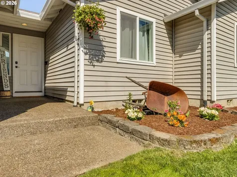 810 Columbia Drive Molalla OR 97038