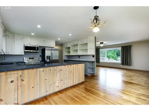20377 Beavercreek Road Oregon City OR 97045