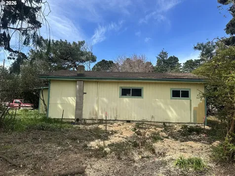 628 W 13th Street Port Orford OR 97465