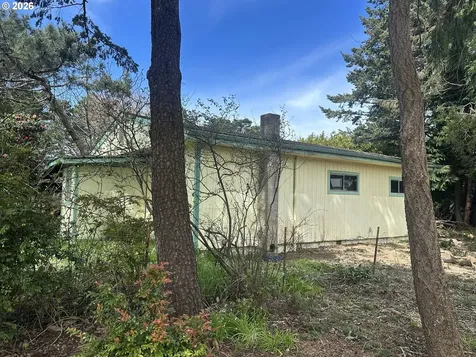 628 W 13th Street Port Orford OR 97465