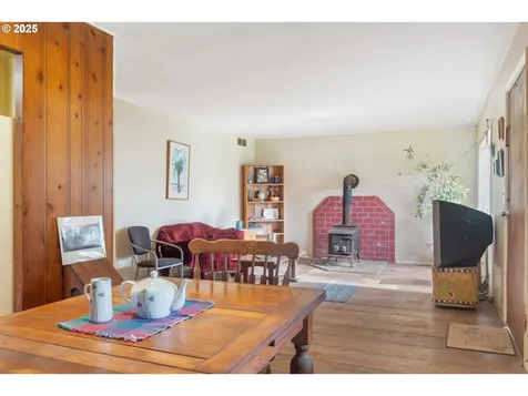 628 W 13th Street Port Orford OR 97465