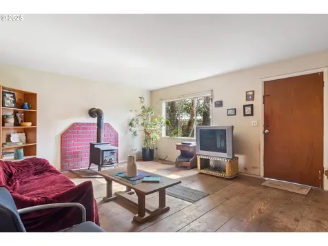 628 W 13th Street Port Orford OR 97465