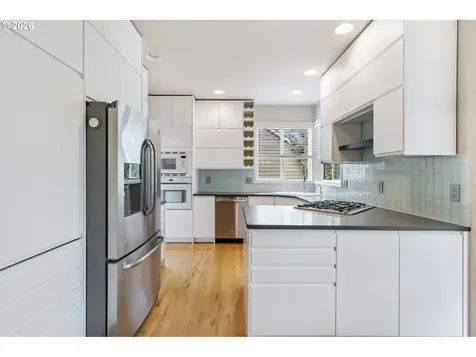 9907 NW Bartholomew Drive Portland OR 97229