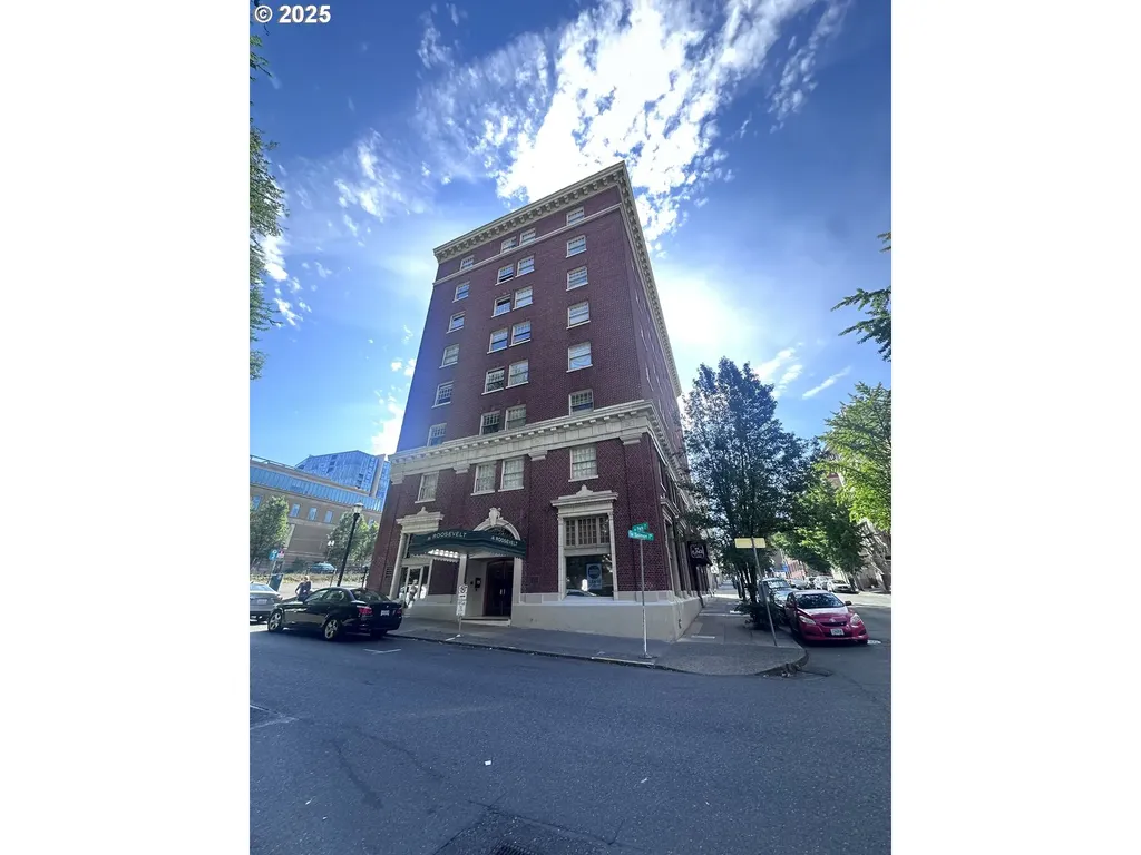 1005 SW Park Avenue Portland OR 97205
