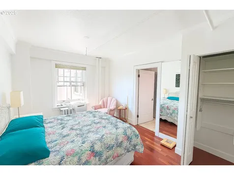 1005 SW Park Avenue Portland OR 97205