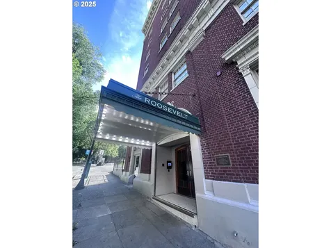 1005 SW Park Avenue Portland OR 97205