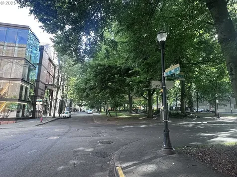 1005 SW Park Avenue Portland OR 97205