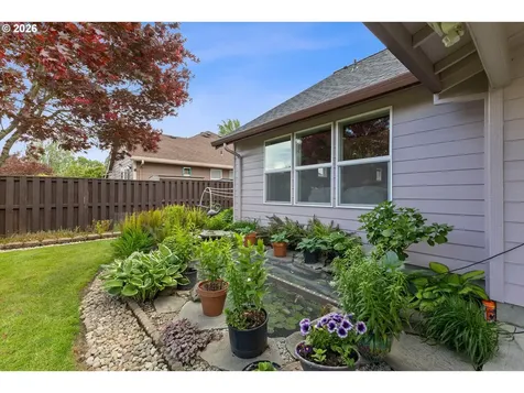 1967 NW Penny Lane Mcminnville OR 97128