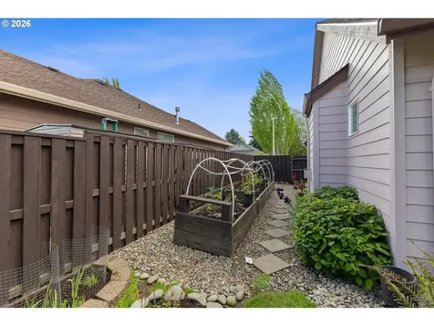 1967 NW Penny Lane Mcminnville OR 97128