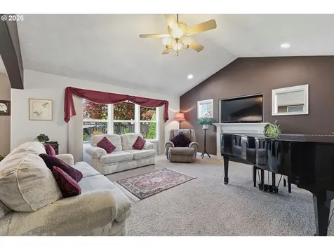 1967 NW Penny Lane Mcminnville OR 97128