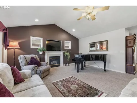 1967 NW Penny Lane Mcminnville OR 97128