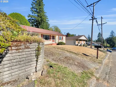 1548 N Ivy Street Coquille OR 97423