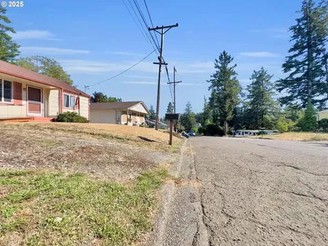 1548 N Ivy Street Coquille OR 97423