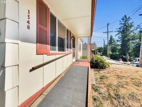 1548 N Ivy Street Coquille OR 97423