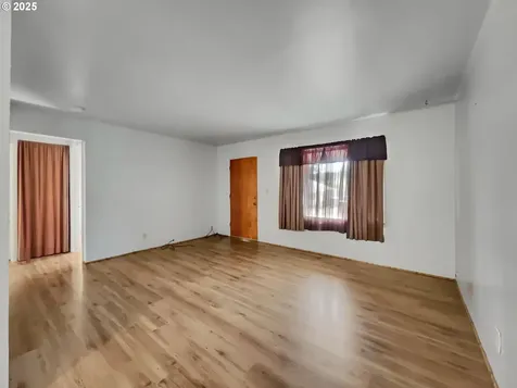 1548 N Ivy Street Coquille OR 97423