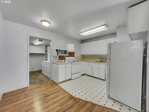 1548 N Ivy Street Coquille OR 97423